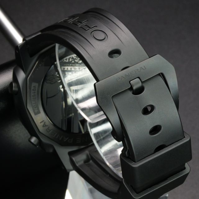 Panerai Luminor Luna Rossa PAM01037 Image 3